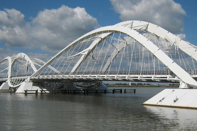 Фото: S Sepp / Wikimedia Commons / CC-BY-SA-3.0 Мост Enneus Heermabrug